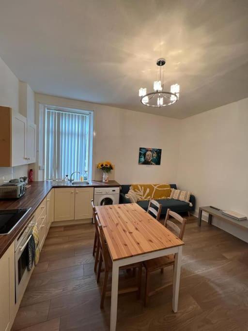 Perfect 1-bed Flat. 5 Min To North Beach. Ardrossan
